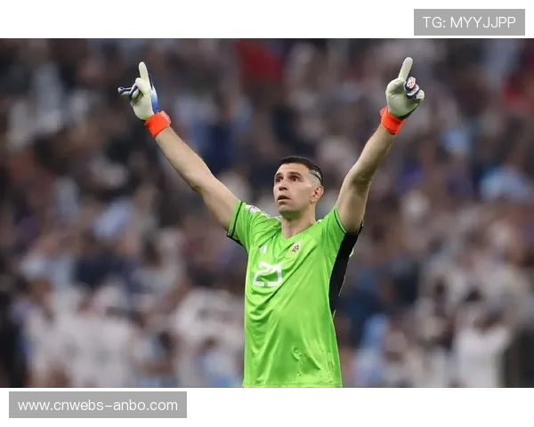 维拉门将马丁内斯背伤愈复出，提升防线稳定性